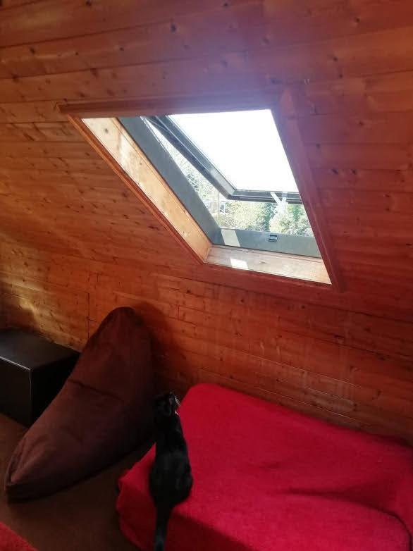 Cozy Loft In Bushey, 20 Mins By Train To Euston London Lägenhet Exteriör bild