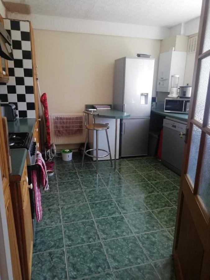 Cozy Loft In Bushey, 20 Mins By Train To Euston London Lägenhet Exteriör bild