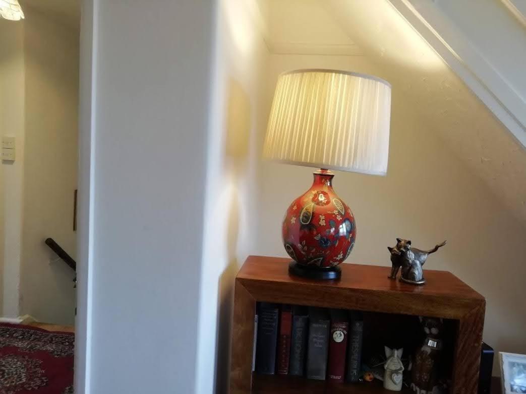 Cozy Loft In Bushey, 20 Mins By Train To Euston London Lägenhet Exteriör bild